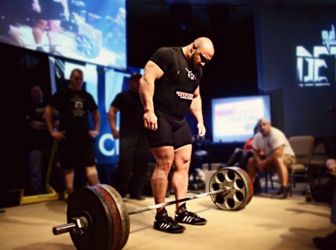 Paul Carter deadlifting