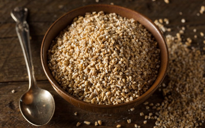 bowl of raw steel cut oats